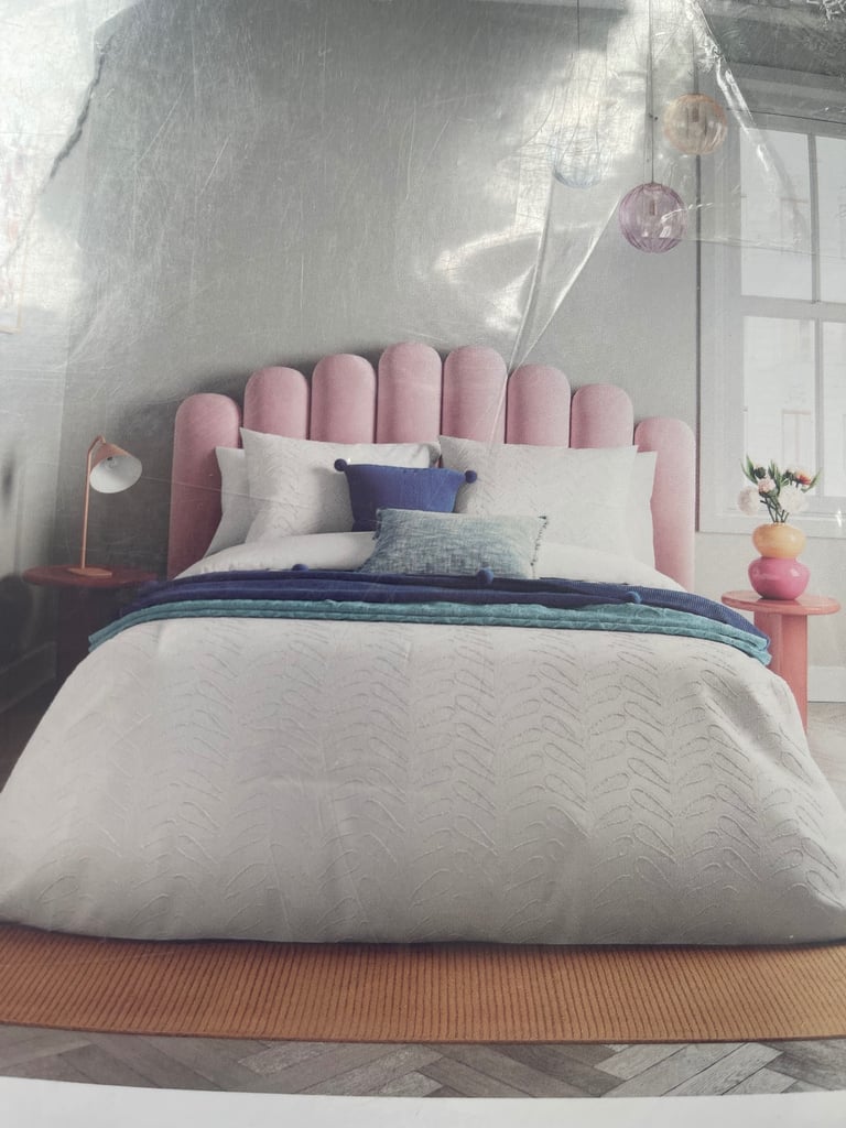 Bedeck white Clipped Leaf double duvet cover set. New