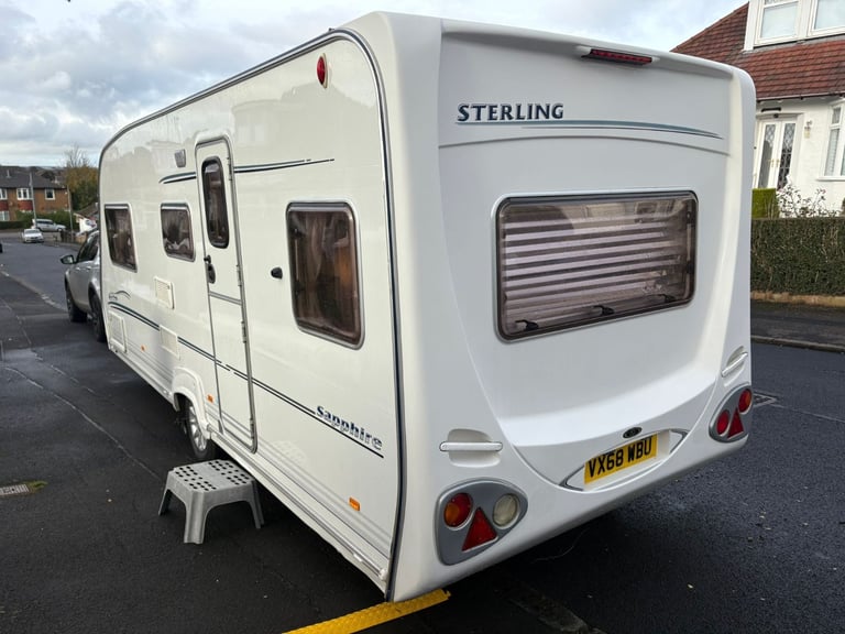SOLD PENDING COLLECTION-2005 Sterling Eccles Sapphire 5 Berth