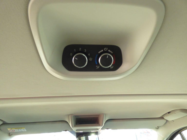 FORD TOURNEO CUSTOM 2.0 Tourneo Custom Titanium Bus M1 320 L2 2.0L EcoBlue