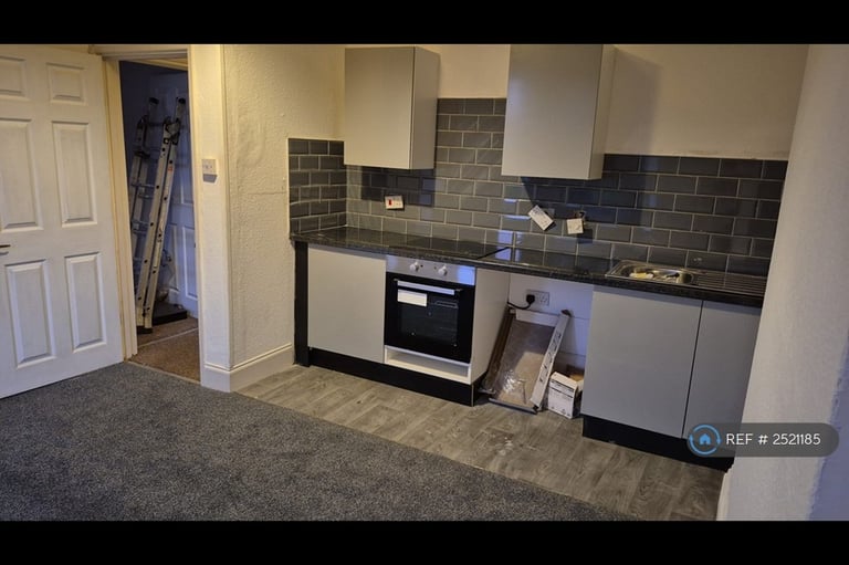 2 bedroom flat in Lipson Road, Plymouth, PL4 (2 bed) (#2521185)