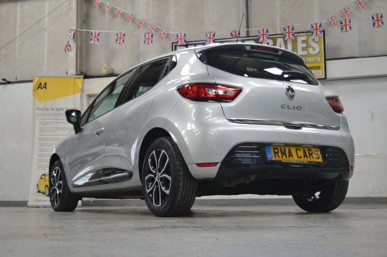 2019 Renault Clio 1.5 dCi 90 Play 5dr LOW MILEAGE + ONE OWNER + ULEZ COMPLIANT Hatchback Diesel M...