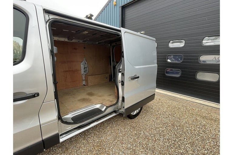2018 Renault Trafic dCi ENERGY 27 Sport Nav Panel Van Diesel Manual