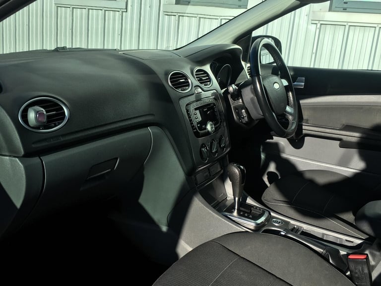 2010 Ford Focus 1.6 Titanium 5dr HATCHBACK Petrol Automatic