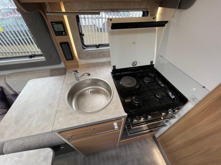 Bailey Adamo 75-4I 4 berth 4 belt end bedroom 3500kg Auto