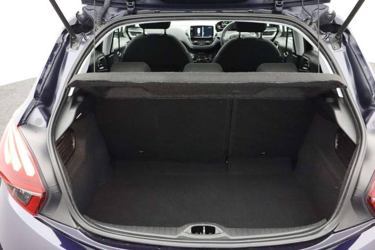 2019 Peugeot 208 1.2 208 Signature PureTech S/S 5dr Hatchback Petrol Manual