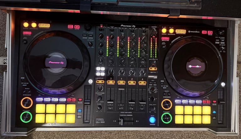 Pioneer DDJ1000 Rekordbox DJ Controller and Magma Flight Case with Laptop Stand