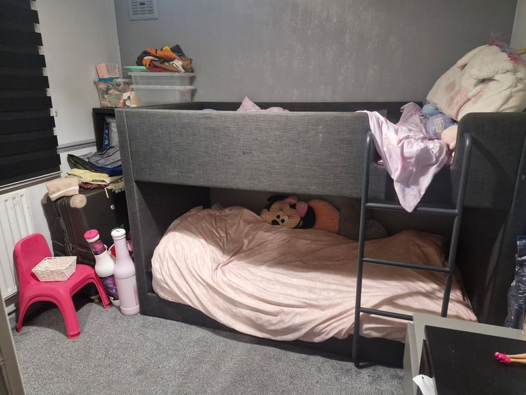 Single room to rent preferable female
