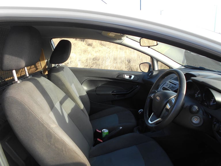 FORD FIESTA TDCI DIESEL VAN BRILLIANT WHITE 2015 READY FOR WORK BARGAIN £2695 *LOOK* PX/DELIVERY