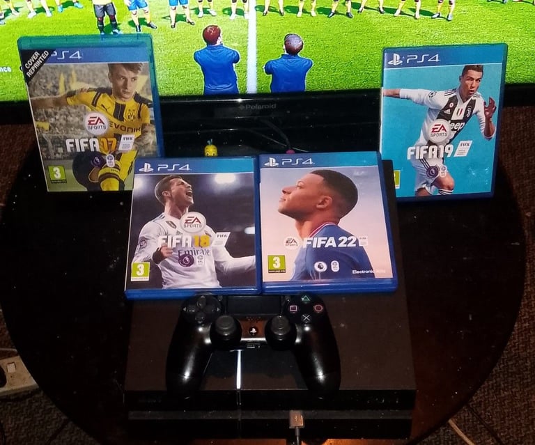 PS4 500GB With One Controller and 4 games in good condition
