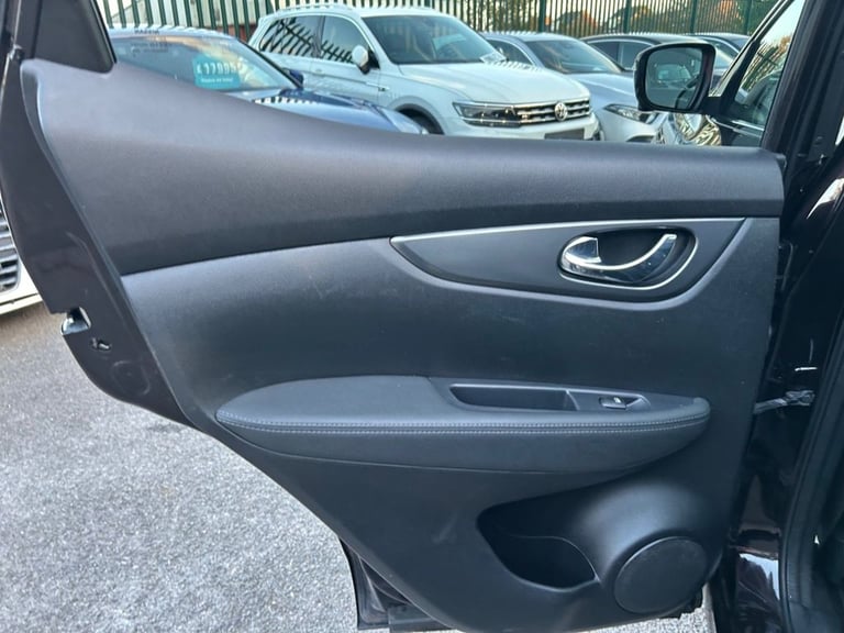 2019 Nissan Qashqai 1.3 DiG-T N-Connecta 5dr HATCHBACK PETROL Manual