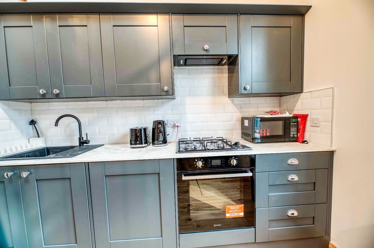 Very stylish, 2 bedroom, 2nd floor flat on two levels, in Fountainbridge – available December
