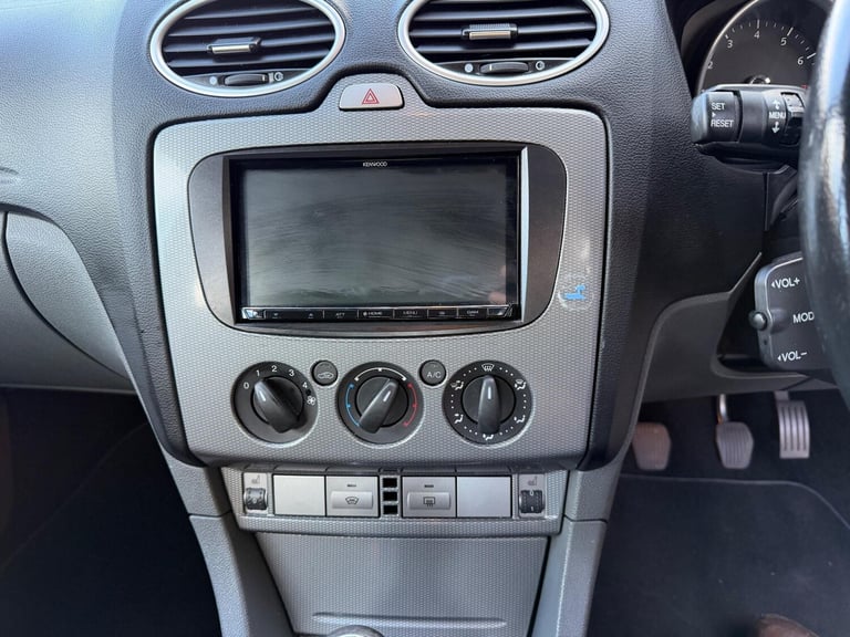 2010 Ford Focus 2.0 Titanium 5dr HATCHBACK PETROL Manual
