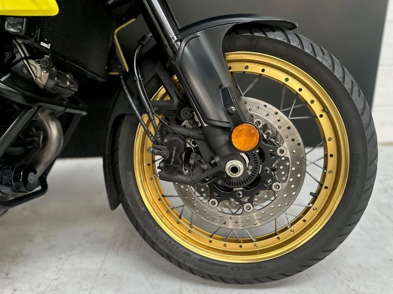 STUNNING ONE OWNER 2021/21 SUZUKI DL 1050 V-STROM XT MOTORCYCLE 