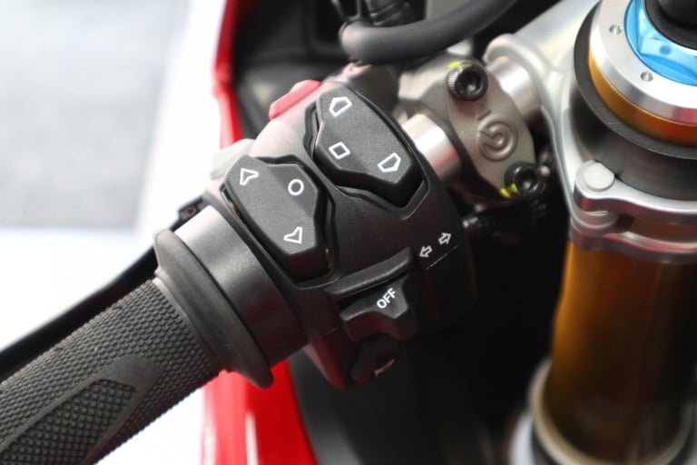 Ducati Panigale V4S 2025 Model Year!