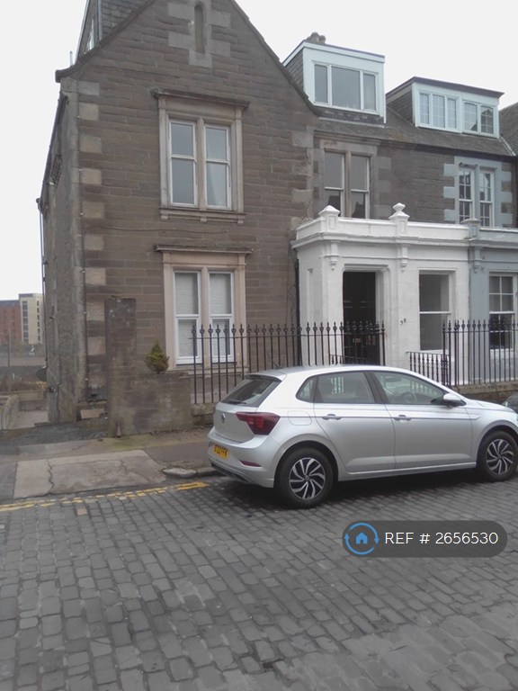 3 bedroom flat in Roseangle, Dundee, DD1 (3 bed) (#2656530)