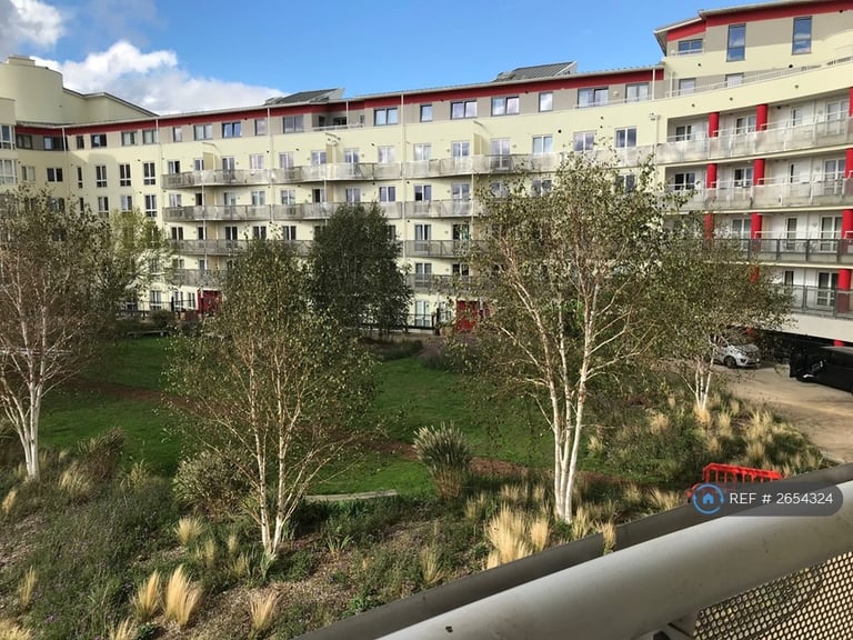 1 bedroom flat in The Crescent, Bristol, BS1 (1 bed) (#2654324)
