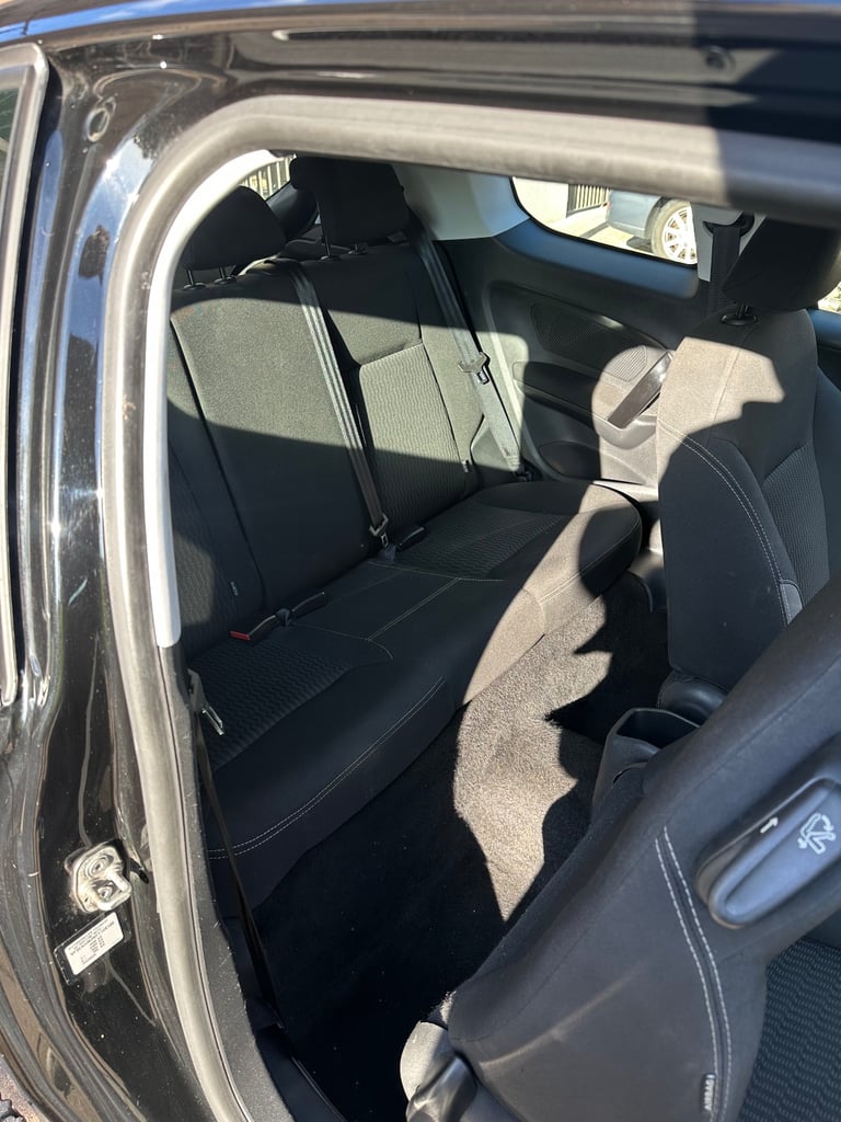 Peugeot, 208, Hatchback, 2015, Manual, 1199 (cc), 3 doors