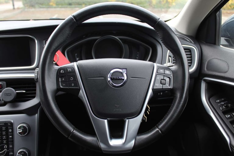 2019 Volvo V40 D3 [4 Cyl 152] Inscription Edition 5dr Geartronic HATCHBACK DIESEL Automatic