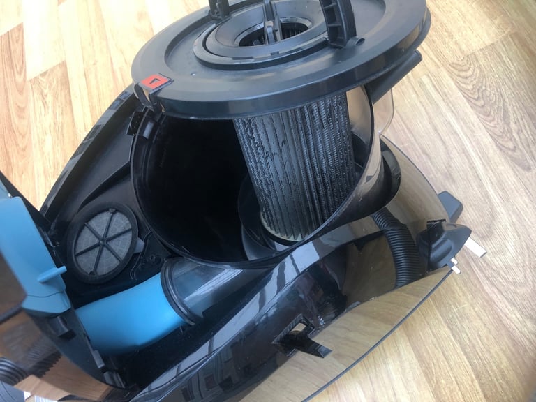 Bosch GS 50 GS-50 ProSilence 66 bagless cleaner Black BGS5SIL2GB