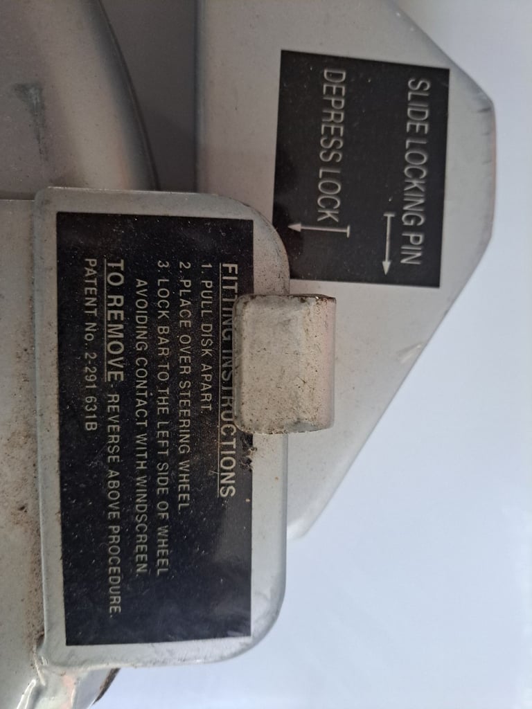 Disklok Anti Theft Car Steering Wheel Security Lock Clamp Small Up To 39 Cm