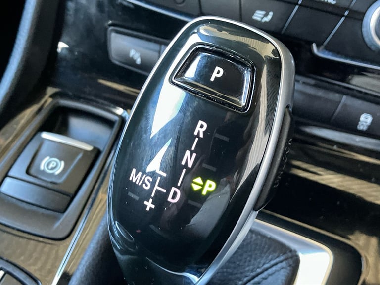 2019 BMW 2 Series 220i SE 5dr DCT Hatchback PETROL Automatic