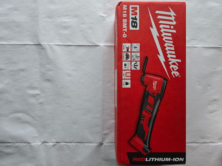 MILWAUKEE M-18 7piece kit with 2x 5.0Ah Batteries