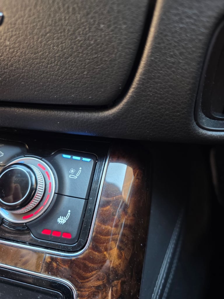 Audi, A8, Saloon, 2010, Semi-Auto, 4134 (cc), 4 doors
