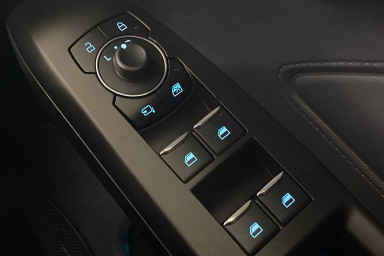 2025 Ford Focus 744494 Hatchback Petrol Manual