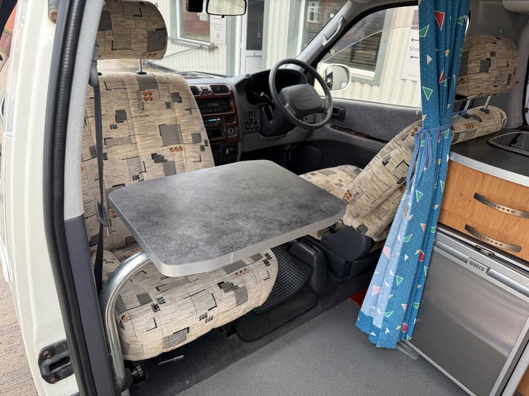 1997 Toyota Granvia Wellhouse 2.7 Petrol Automatic Camper Van 4 Berth