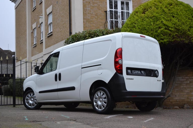 2017 Vauxhall Combo COMBI,PANEL,CREW VAN 5 SEATS,2300 CDTI