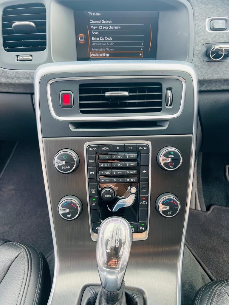 Volvo v60 t4 1.6 petrol ulez free leather cruise control reverse camera 