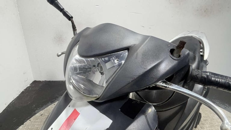 Honda Vision 2012 42K 50CC RUNNING PROJECT BIKE SCOOTER SPARES OR REPAIR