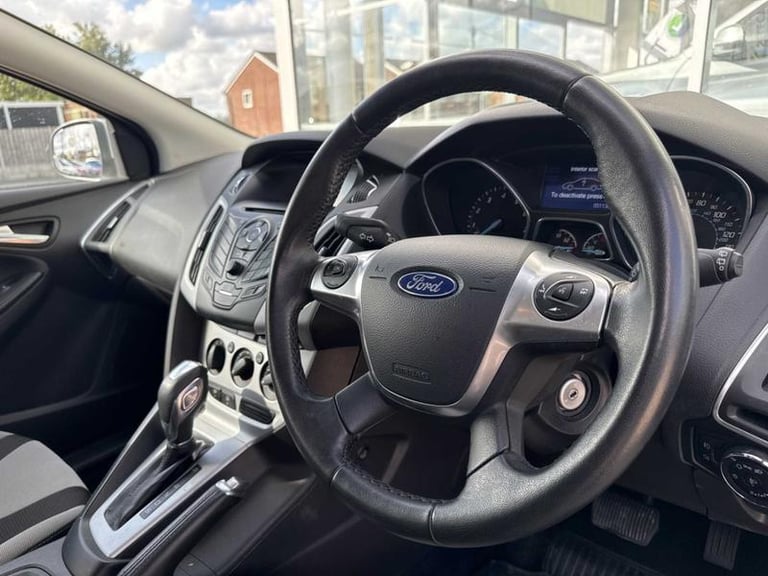 2014 Ford Focus 1.6 125 Zetec Navigator 5dr Powershift HATCHBACK PETROL Automatic