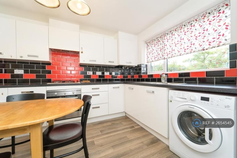 2 bedroom house in Lawnswood Road, Manchester, M12 (2 bed) (#2654545)