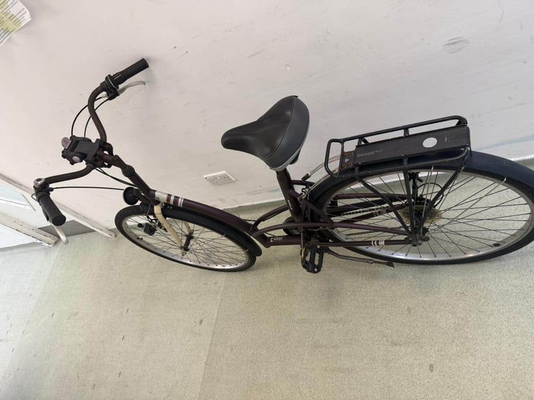 B-twin Elops 3 Ladies - 21 Inch Frame / 28 Inch wheels - FULLY SERVICED