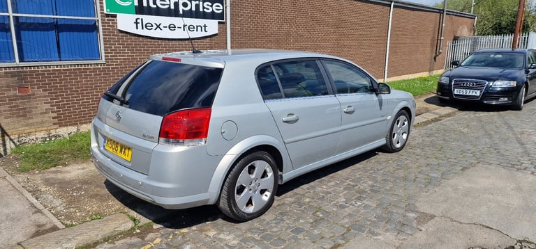 Vauxhall Signum 5door manual 1.9CDTI 150 - Image 2