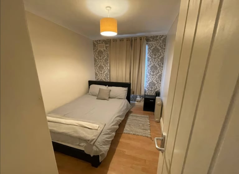 3-Bedroom Flat | Furnished | Fitted Kitchen | Ground Floor | Ravensbourne Mansions, Deptford - SE8