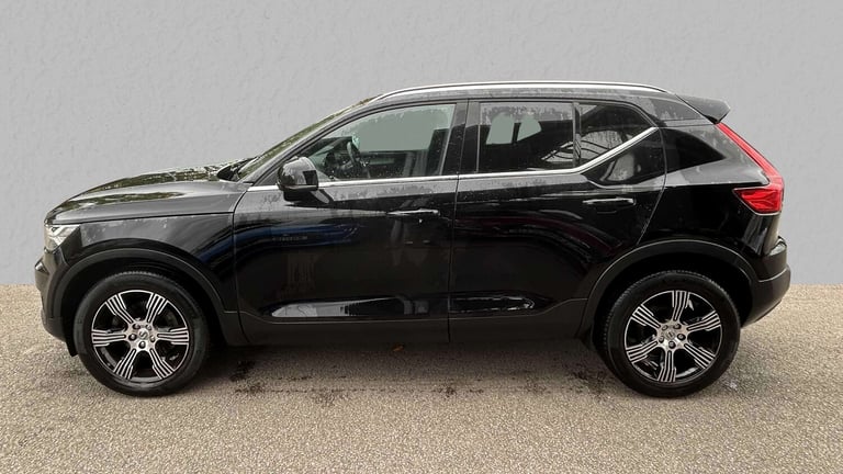  Volvo XC40 2.0 B4P Inscription 5dr AWD Auto Estate Petrol Automatic