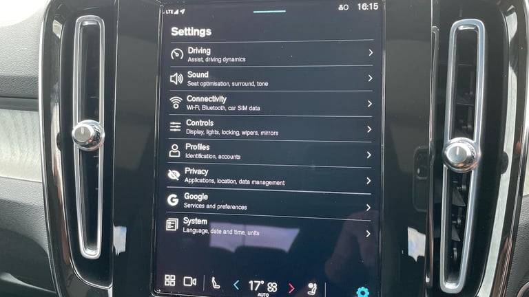 2024 Volvo XC40 Ultra B3 Mild hybrid ESTATE Petrol/Electric Hybrid Automatic