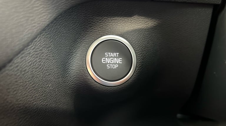 2024 Volvo XC40 Ultra, B3 Mild hybrid, Petrol, Bright (360 camera, Heated Windscreen) Estate Petr...