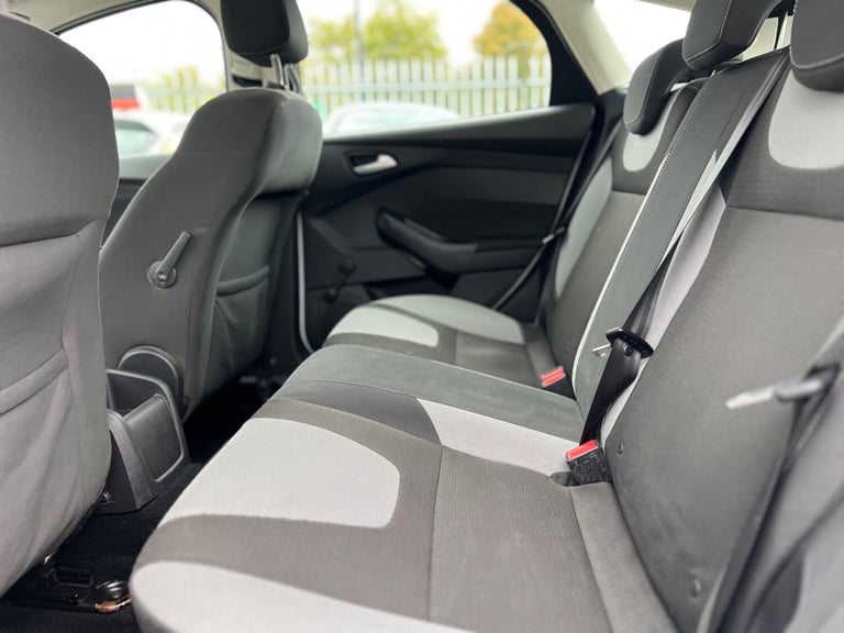2013 Ford Focus 1.6 Zetec Euro 5 5dr HATCHBACK Petrol Manual