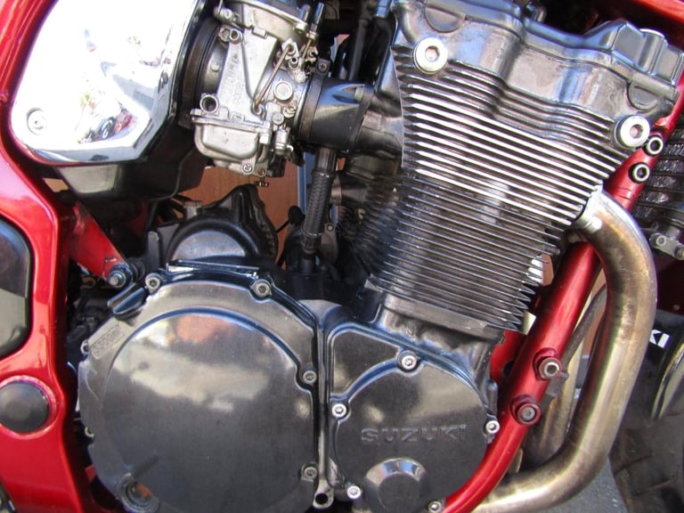 SUZUKI BANDIT GSF 1200 * 9238 MILES * 3 FORMER KEEPERS * ONE YEARS MOT * READ*