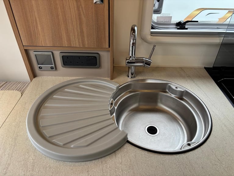 2017 BAILEY UNICORN VALENCIA, 4 BERTH CARAVAN ALDE, A/C, WITH A FIXED BED