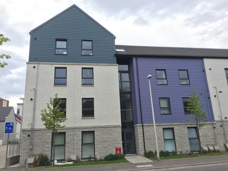 Fully Furnished 2 Bed First Floor Flat 