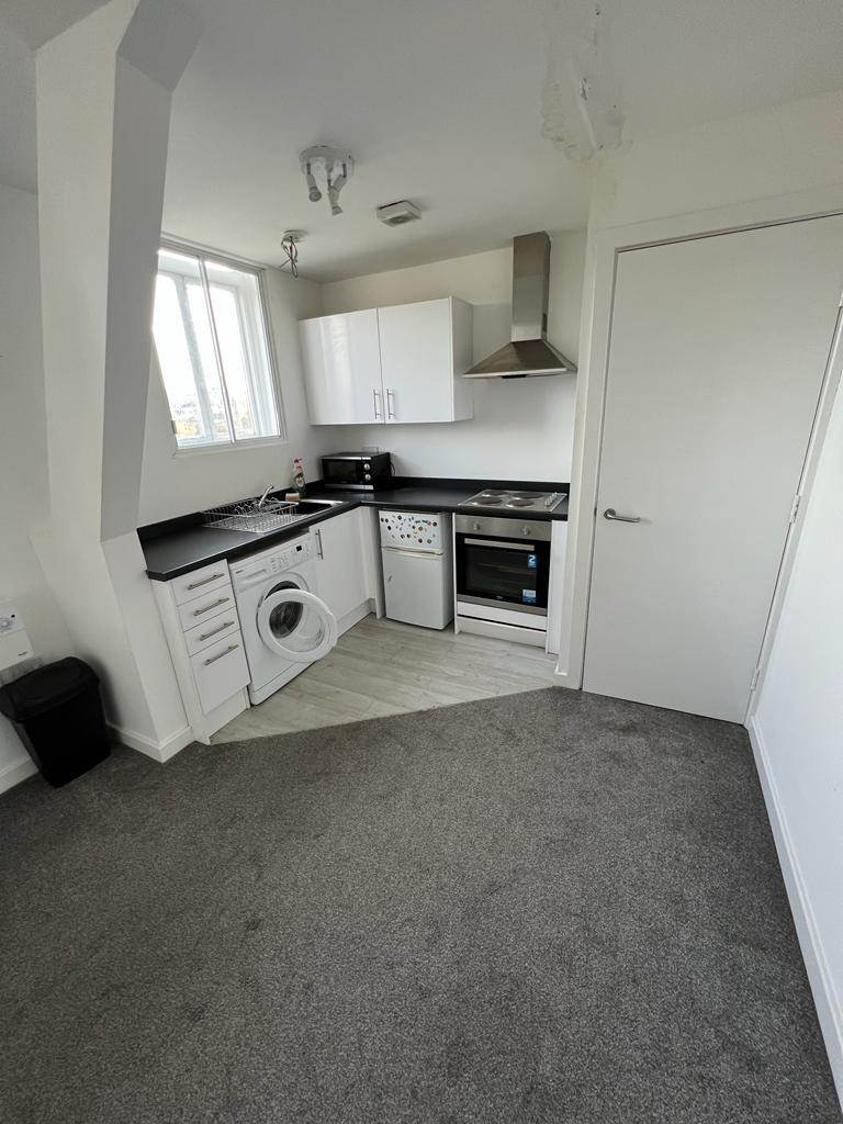 1 Bedroom apartment to rent in Bradford city centre - available from September 
