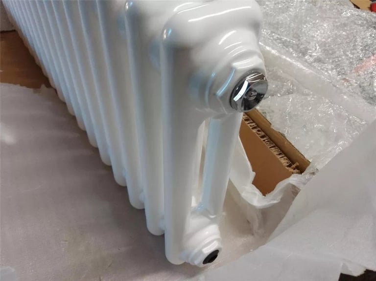 New Horizontal 2 Column Radiator height 300mm x Length 765mm in White .