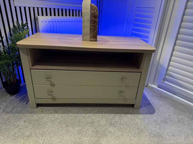 Tv cabinet 
