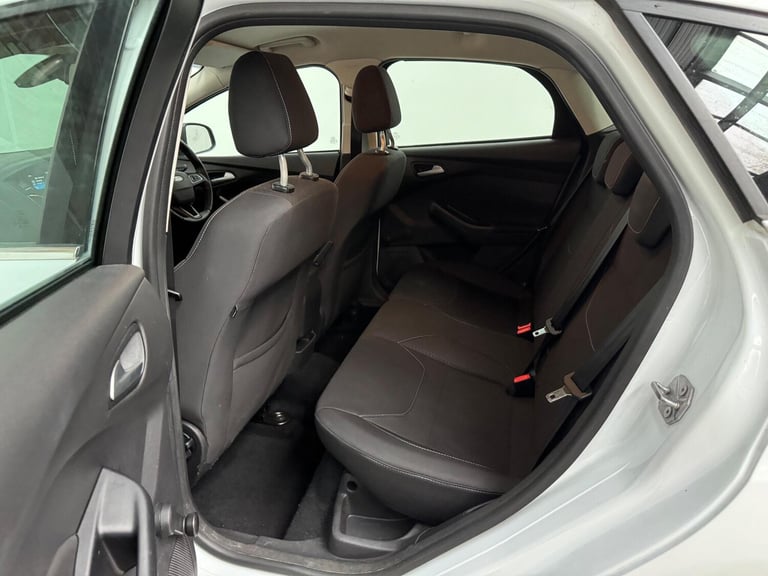 2015 Ford Focus 1.0 EcoBoost 125 Zetec 5dr HATCHBACK PETROL Manual