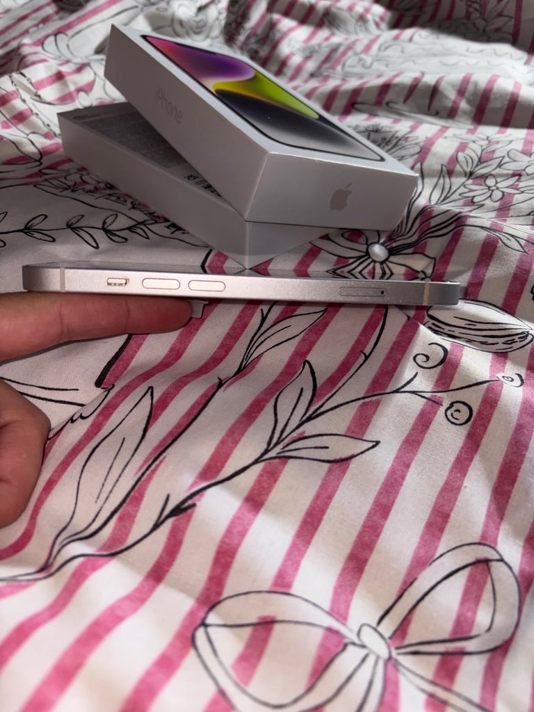 Apple iPhone 14 white 