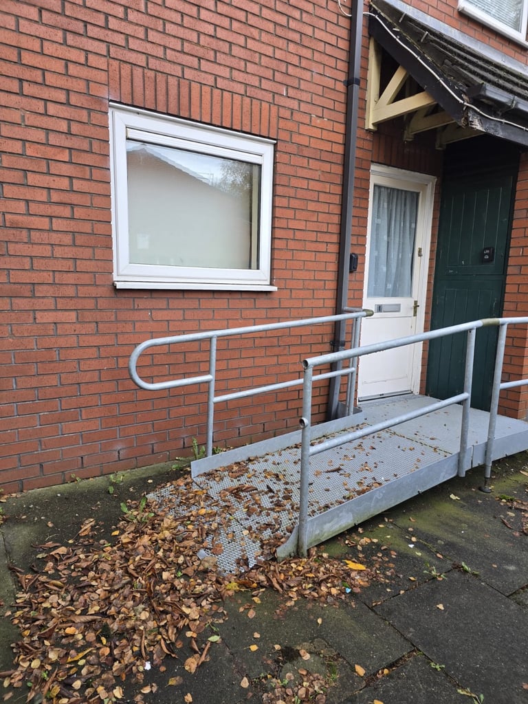 Spacious Flat to rent in Preston area 